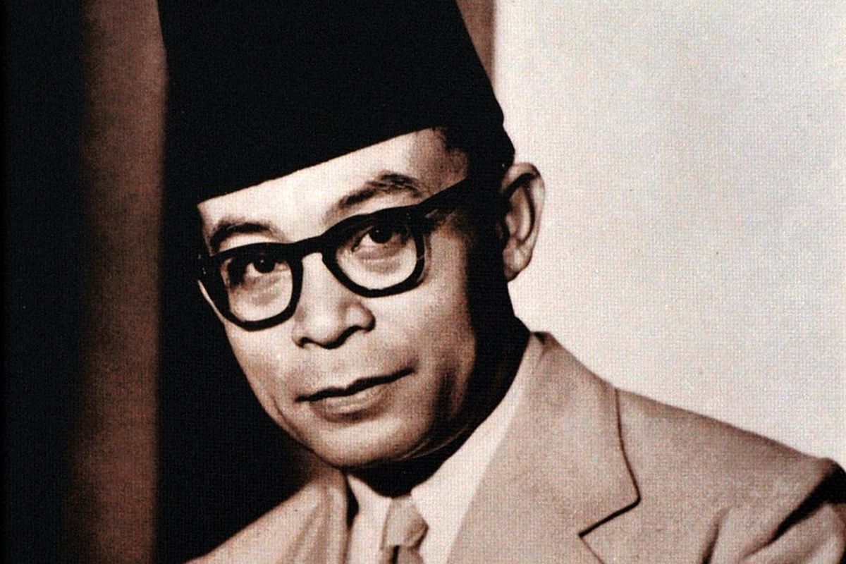 Bung Hatta, Sosok Wakil Presiden Pertama Indonesia yang Dikenang hingga Hari Ini, Gemar Baca Buku (istimewa/ Kompas.com)