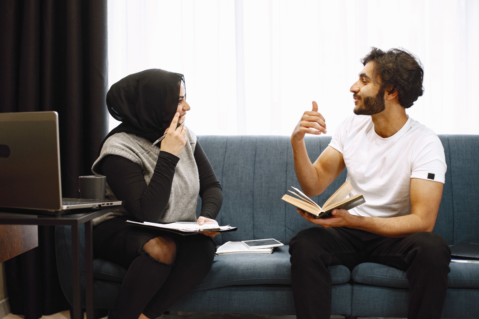 Sering Disalahartikan, Ternyata Dialek Bukan Sekadar Logat, Apa Perbedaanya? (pexels)